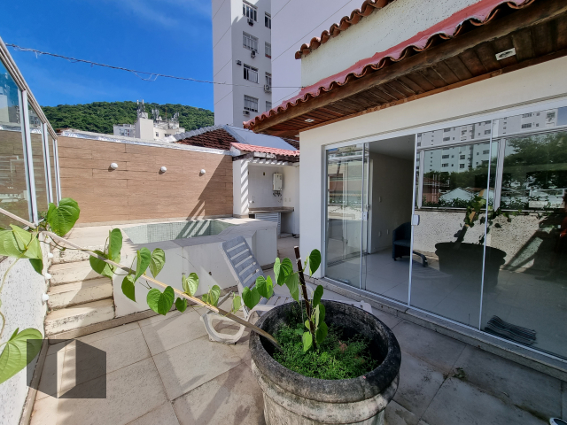 Casa à venda com 5 quartos, 250m² - Foto 4