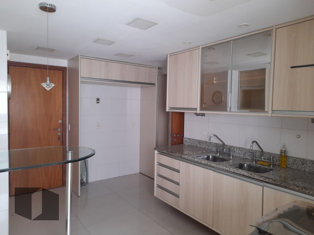 Apartamento à venda com 3 quartos, 153m² - Foto 25