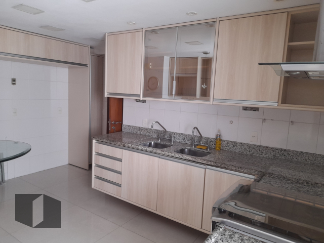 Apartamento à venda com 3 quartos, 153m² - Foto 23