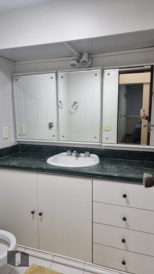 Apartamento para alugar com 3 quartos, 240m² - Foto 21