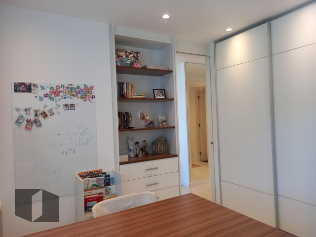 Apartamento à venda com 4 quartos, 166m² - Foto 13