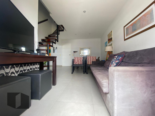 Apartamento à venda com 2 quartos, 75m² - Foto 2