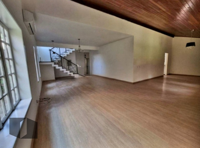 Casa à venda com 5 quartos, 525m² - Foto 4