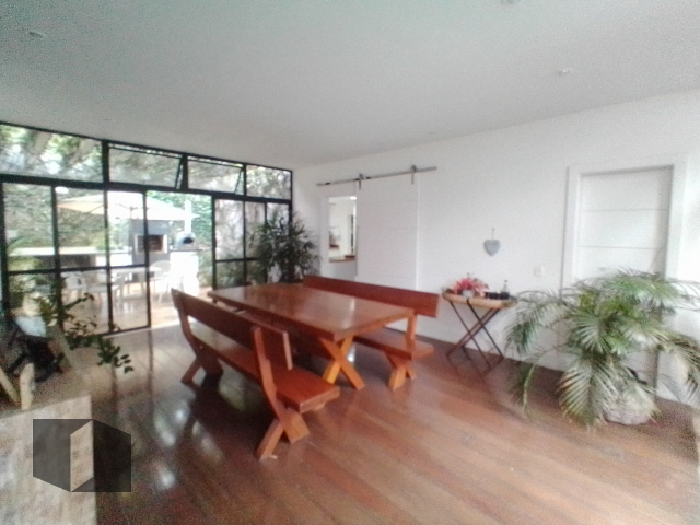 Casa para alugar com 4 quartos, 581m² - Foto 12