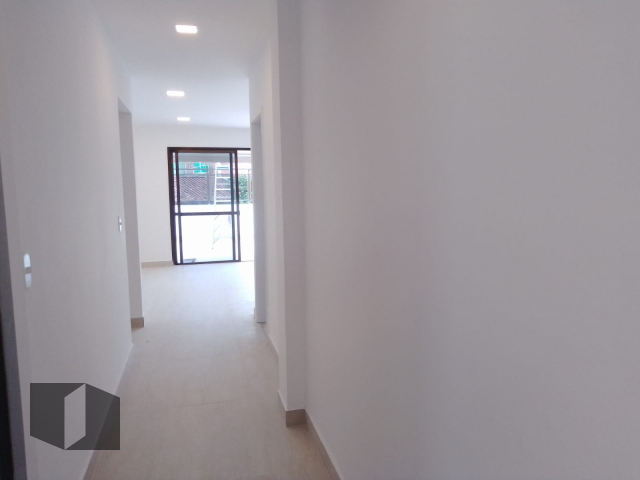 Cobertura para alugar com 3 quartos, 282m² - Foto 2