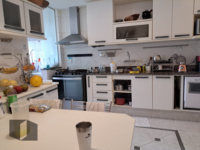 Apartamento à venda com 3 quartos, 139m² - Foto 13