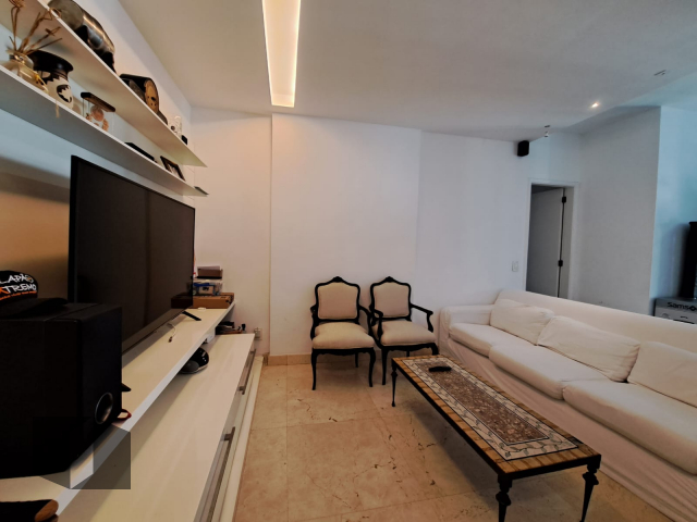 Apartamento à venda com 3 quartos, 139m² - Foto 3