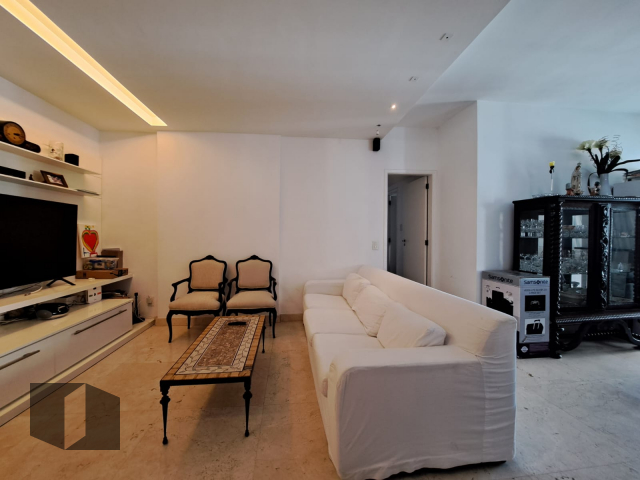 Apartamento à venda com 3 quartos, 139m² - Foto 2