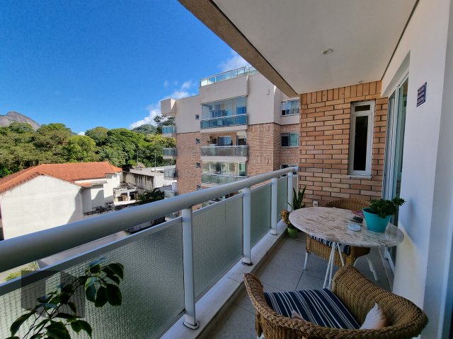 Apartamento à venda com 2 quartos, 71m² - Foto 9