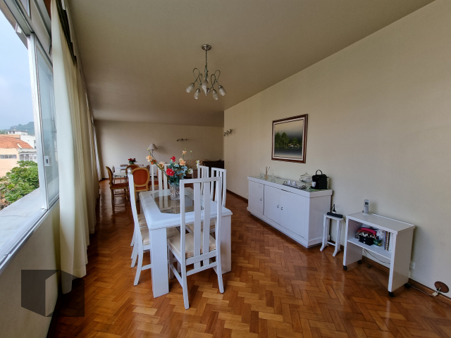 Apartamento à venda com 4 quartos, 240m² - Foto 5