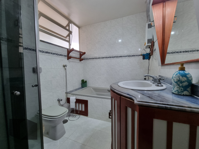 Apartamento à venda com 4 quartos, 240m² - Foto 25