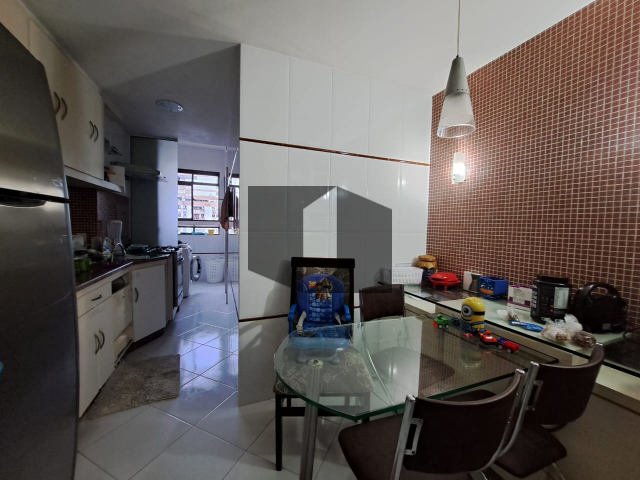 Apartamento à venda com 2 quartos, 100m² - Foto 1