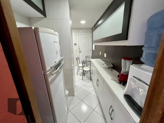 Apartamento à venda com 2 quartos, 77m² - Foto 12