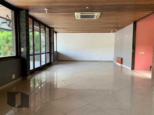 Casa à venda com 5 quartos, 680m² - Foto 4