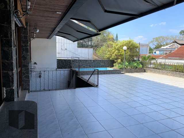 Casa à venda com 5 quartos, 680m² - Foto 1