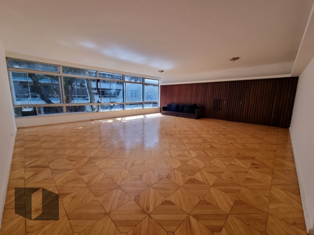 Apartamento à venda com 3 quartos, 220m² - Foto 1