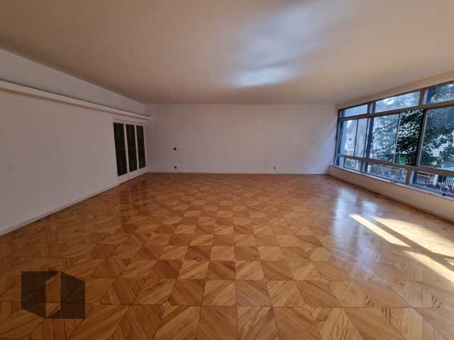 Apartamento à venda com 3 quartos, 220m² - Foto 4