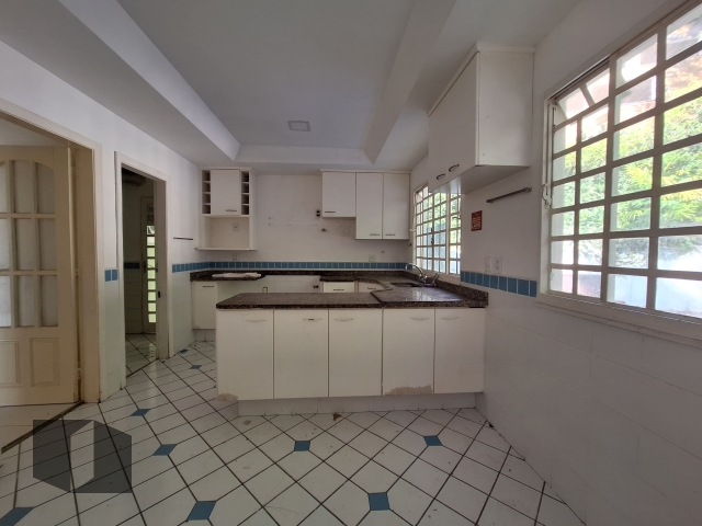 Casa à venda com 4 quartos, 245m² - Foto 20