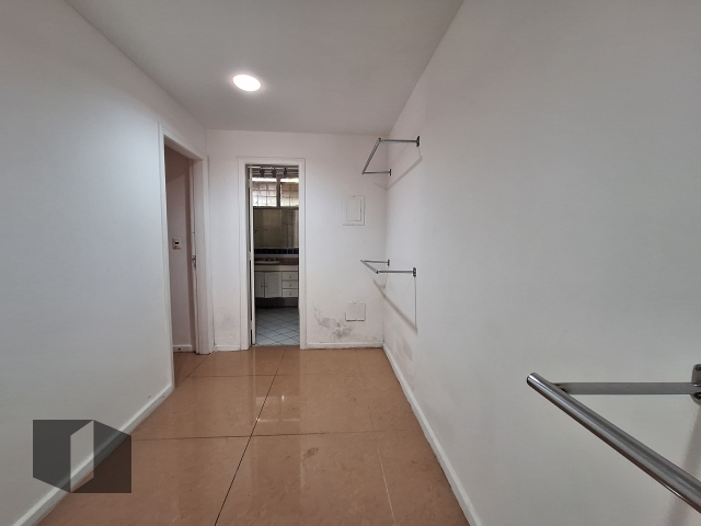 Casa à venda com 4 quartos, 245m² - Foto 12