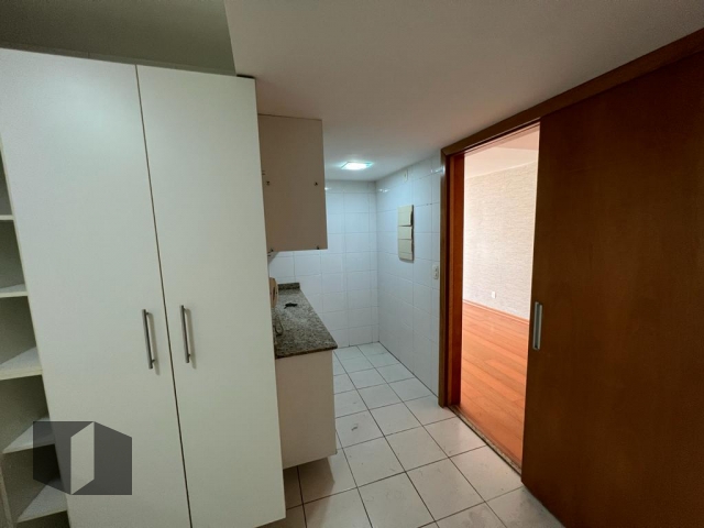 Apartamento para alugar com 4 quartos, 201m² - Foto 27