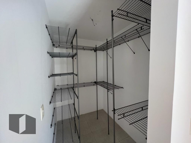 Apartamento para alugar com 4 quartos, 201m² - Foto 14