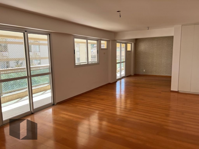 Apartamento para alugar com 4 quartos, 201m² - Foto 7