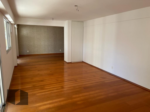 Apartamento para alugar com 4 quartos, 201m² - Foto 10