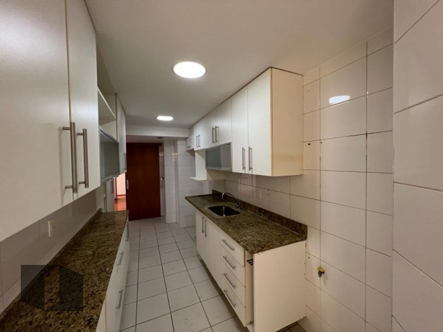 Apartamento para alugar com 4 quartos, 201m² - Foto 28