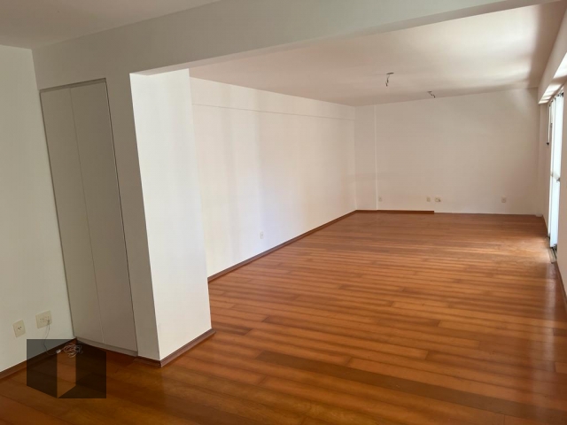 Apartamento para alugar com 4 quartos, 201m² - Foto 12