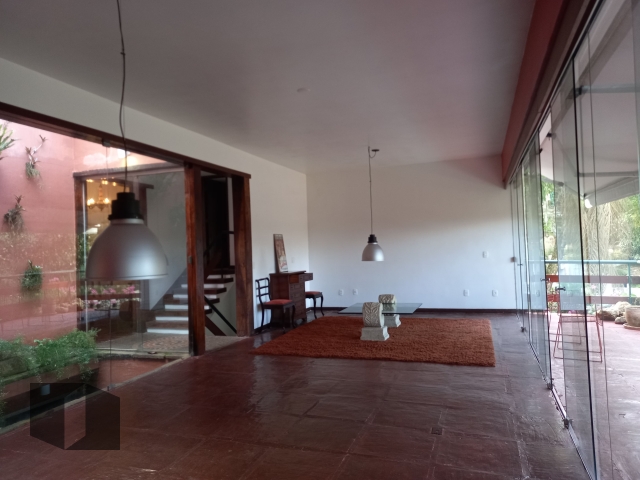 Casa à venda com 3 quartos, 276m² - Foto 5