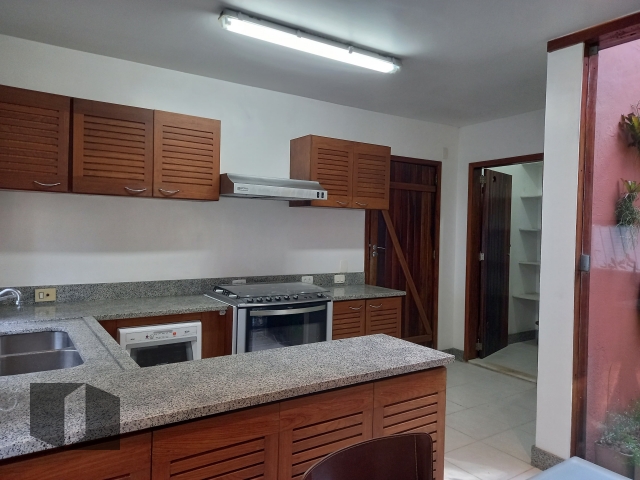 Casa à venda com 3 quartos, 276m² - Foto 19