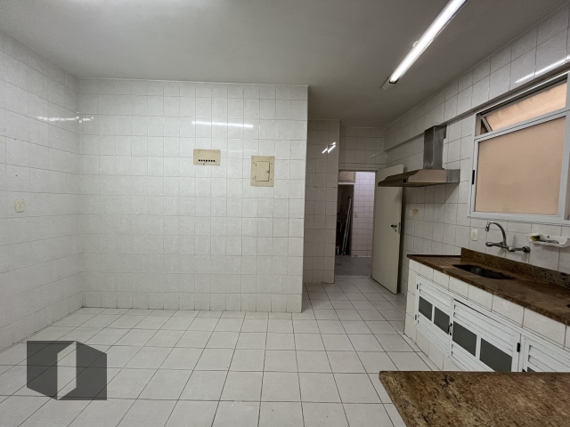 Apartamento à venda com 3 quartos, 161m² - Foto 13