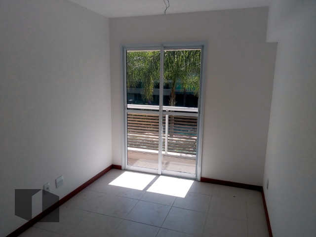 Apartamento à venda com 2 quartos, 75m² - Foto 7