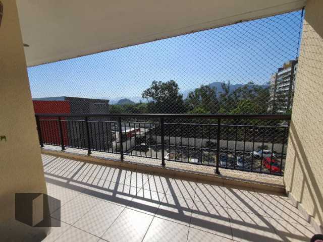 Apartamento à venda com 3 quartos, 83m² - Foto 2