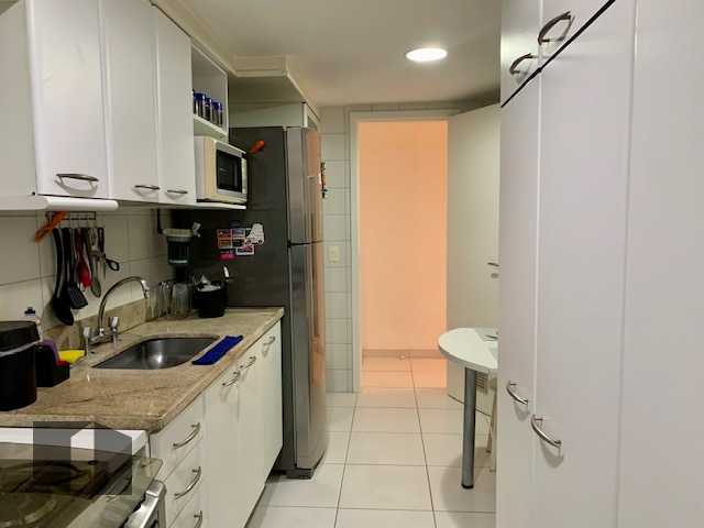 Apartamento à venda com 3 quartos, 110m² - Foto 15