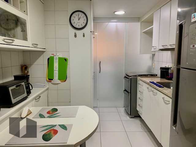 Apartamento à venda com 3 quartos, 110m² - Foto 14