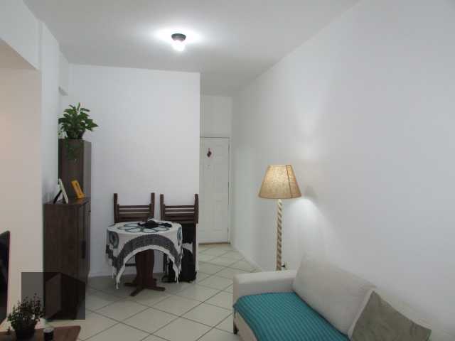 Apartamento à venda com 2 quartos, 101m² - Foto 2