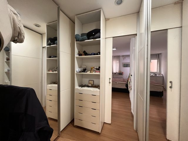 Apartamento à venda com 4 quartos, 245m² - Foto 27