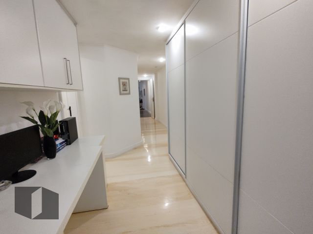 Apartamento à venda com 3 quartos, 250m² - Foto 10