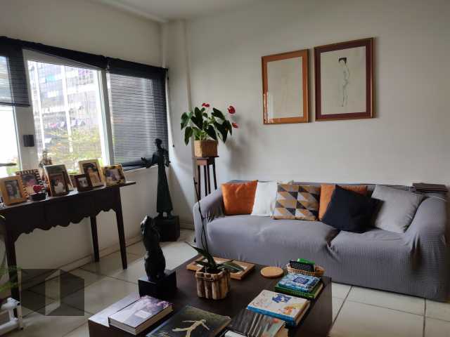 Apartamento à venda com 3 quartos, 111m² - Foto 3