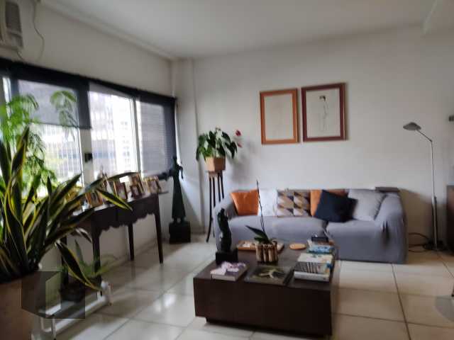 Apartamento à venda com 3 quartos, 111m² - Foto 2