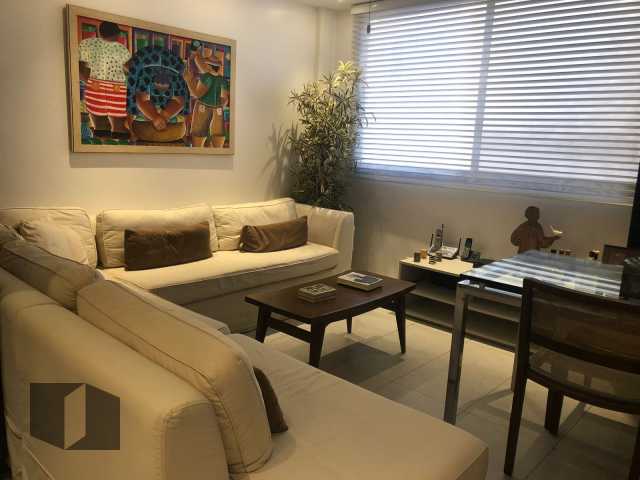 Apartamento à venda com 2 quartos, 67m² - Foto 2