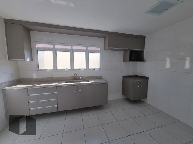 Casa à venda com 4 quartos, 160m² - Foto 14