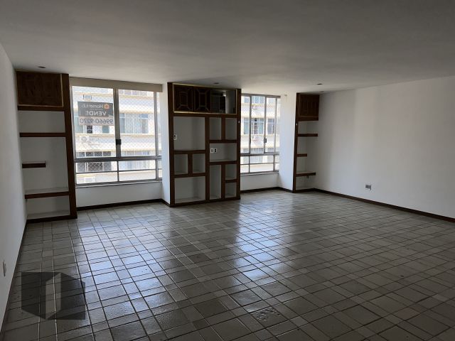 Apartamento à venda com 3 quartos, 195m² - Foto 7