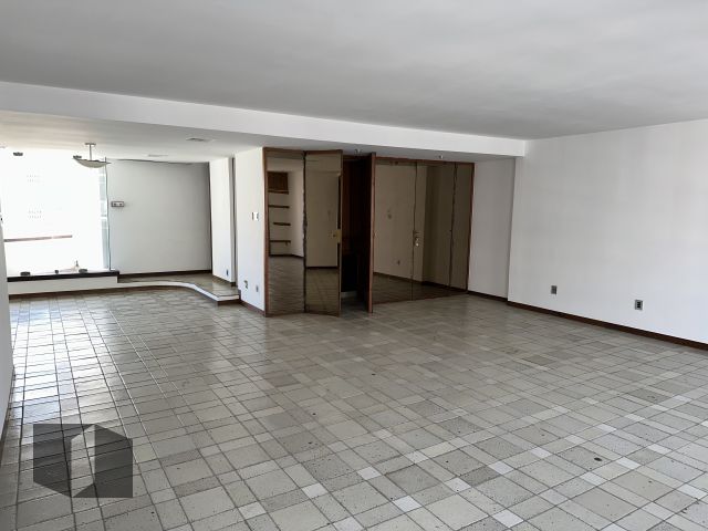 Apartamento à venda com 3 quartos, 195m² - Foto 1