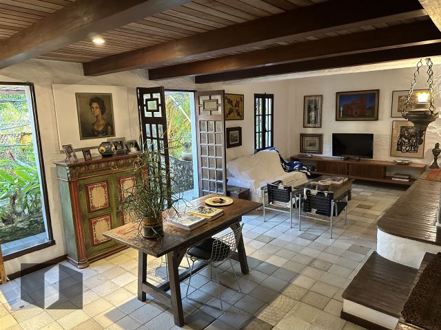 Casa à venda com 4 quartos, 354m² - Foto 12