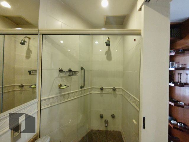 Apartamento à venda com 2 quartos, 69m² - Foto 18