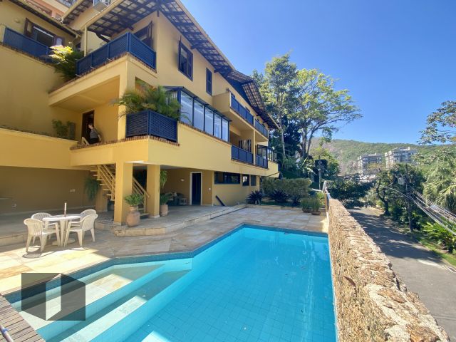 Casa à venda com 8 quartos, 709m² - Foto 1