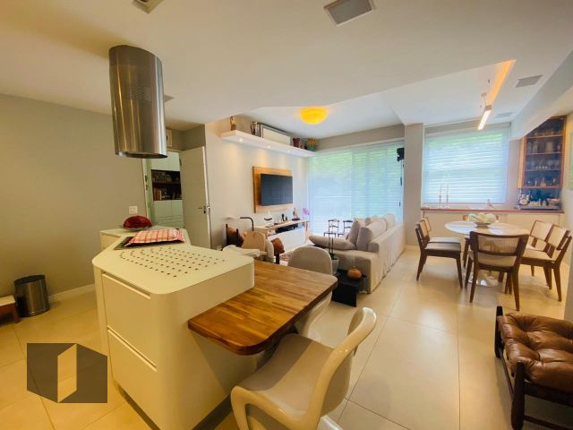 Apartamento à venda com 2 quartos, 84m² - Foto 3