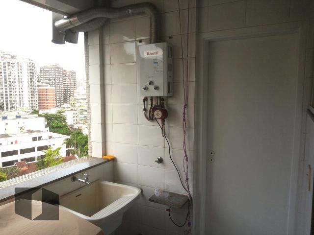46 Area de servico f1